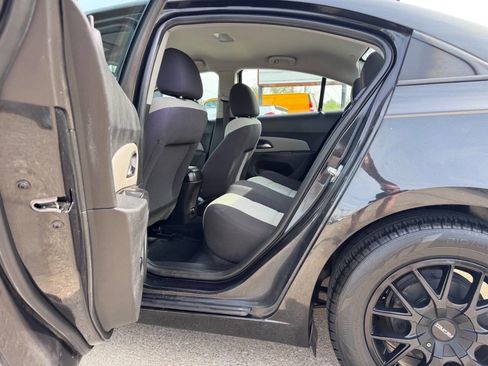 Used 2014 Chevrolet Cruze LS image 14