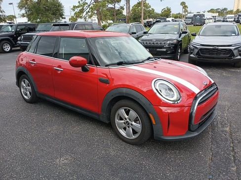 Used 2022 MINI Cooper 4-Door Hardtop w/ Storage Package FWD image 7