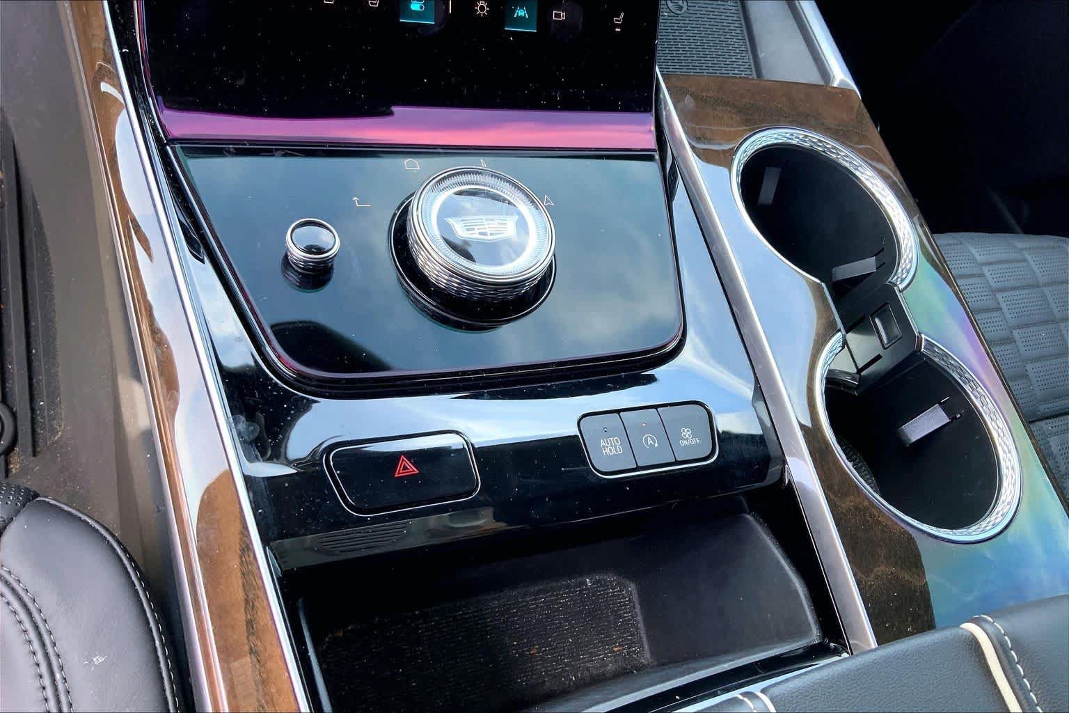Used 2025 Cadillac Escalade Premium Luxury Platinum w/ LPO, Floor Liner Package AWD/4WD image 31