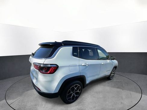 Used 2025 Jeep Compass Limited AWD/4WD image 7