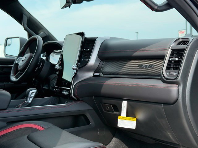 Used 2027 RAM 1500 4x4 Crew Cab image 20