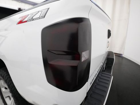 Used 2018 Chevrolet Silverado 1500 LT w/ All Star Edition image 34