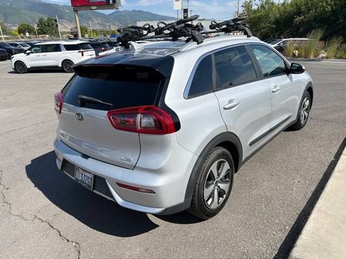 Used 2017 Kia Niro LX FWD image 6