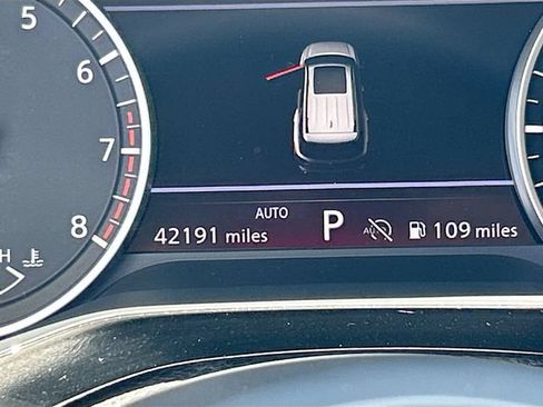 Used 2025 Nissan Pathfinder SV AWD/4WD image 9