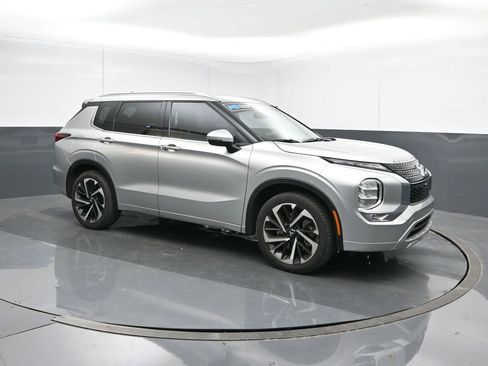 Used 2023 Mitsubishi Outlander SEL image 7