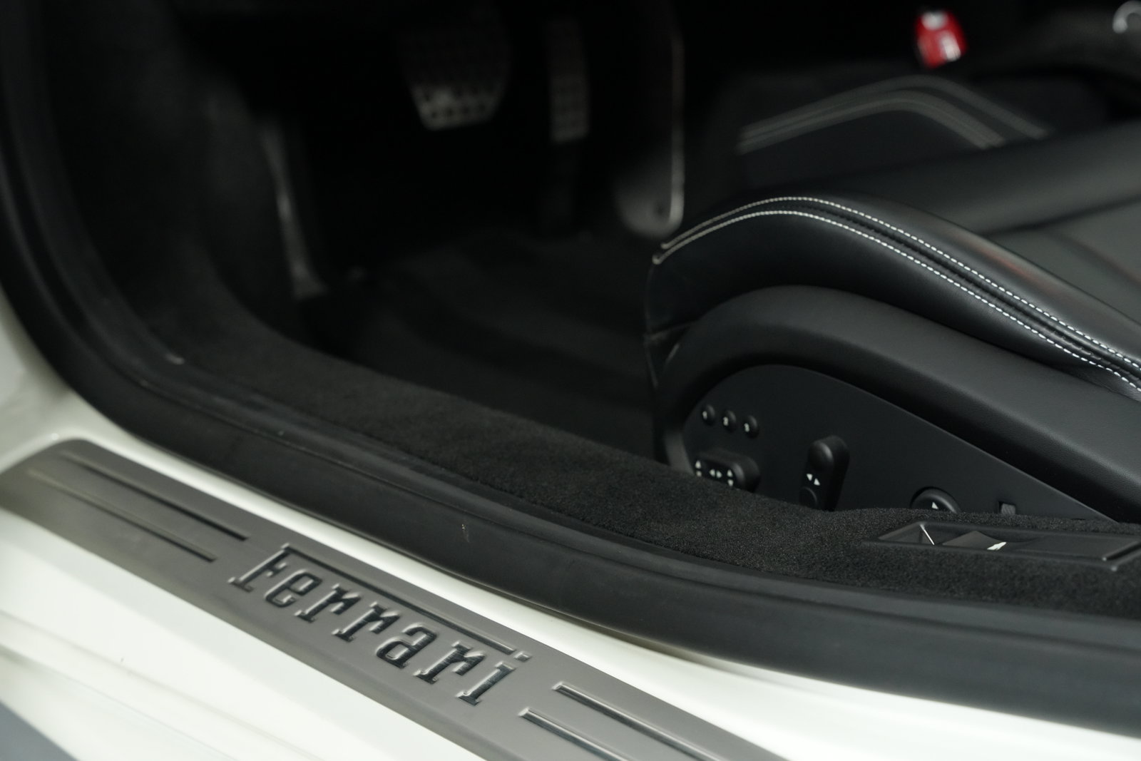 Used 2019 Ferrari 488 Spider RWD image 30