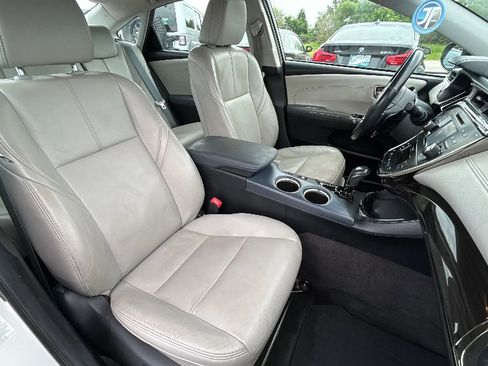 Used 2013 Toyota Avalon XLE Touring FWD image 36