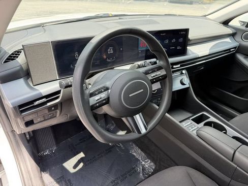 Used 2025 Hyundai Sonata SEL FWD image 13