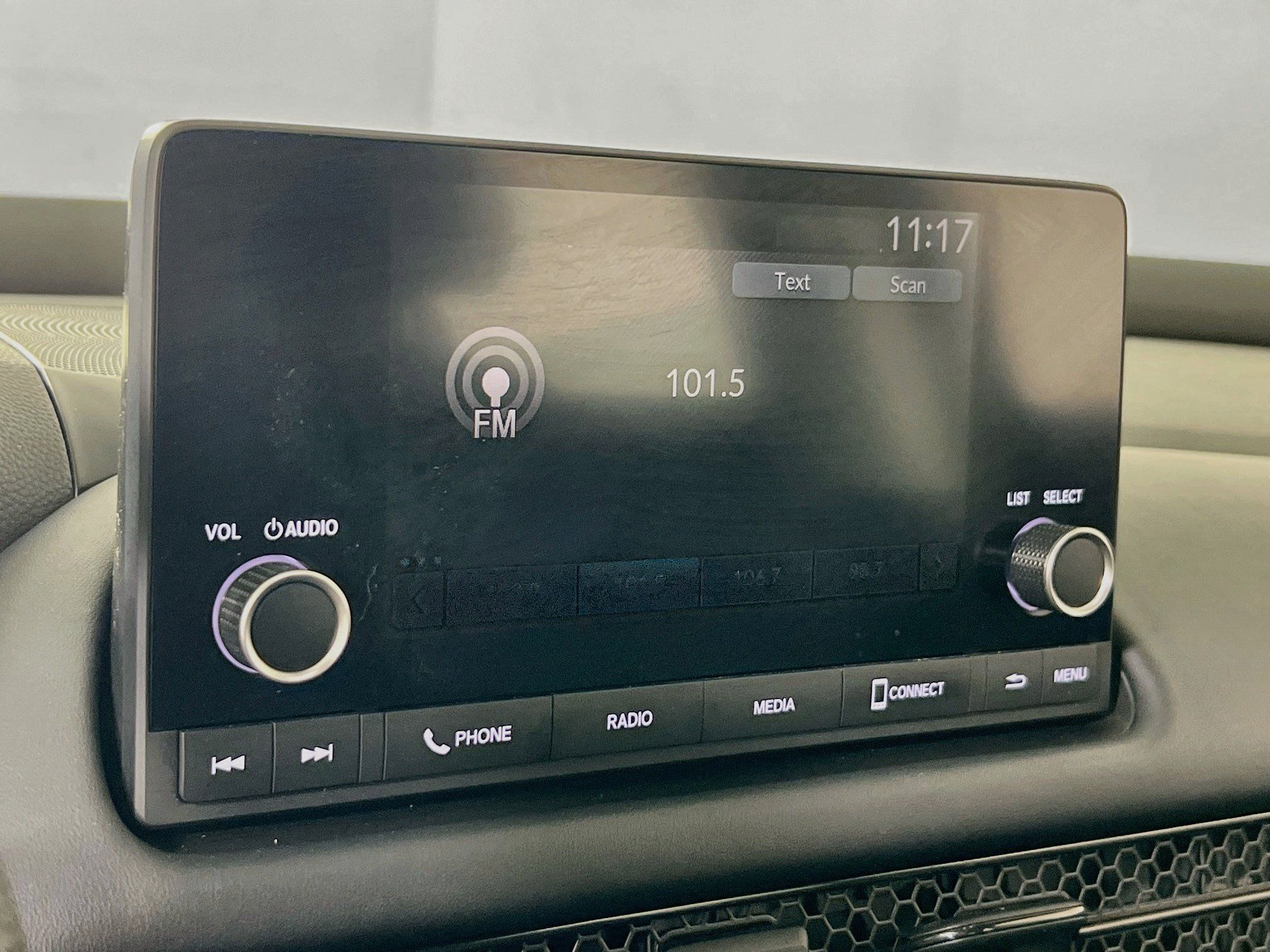 Used 2023 Honda HR-V LX image 14