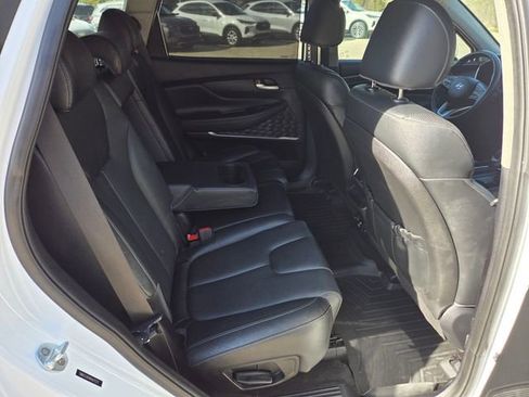 Used 2019 Hyundai Santa Fe FWD image 17