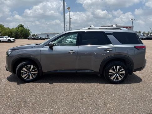 Used 2025 Nissan Pathfinder SL w/ Cargo Package AWD/4WD image 4