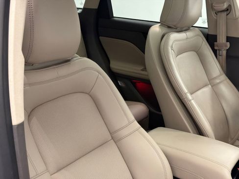 Certified 2022 Lincoln Corsair Standard w/ Premium Package image 11