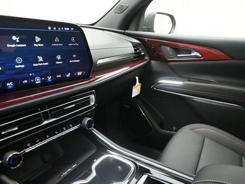 New 2026 Chevrolet Traverse Z71 w/ Enhanced Driving Package AWD/4WD image 30