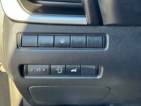 Used 2024 Nissan Rogue SV image 22