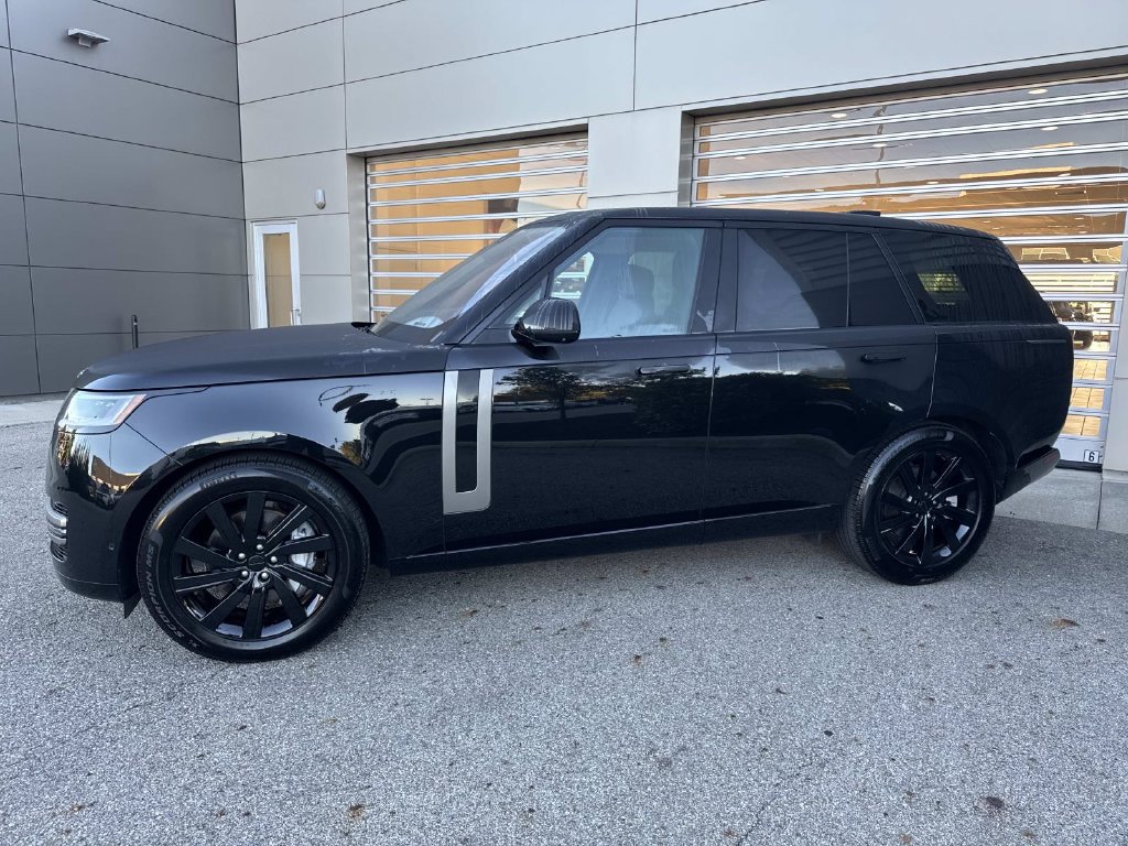 Certified 2023 Land Rover Range Rover SE AWD/4WD image 3