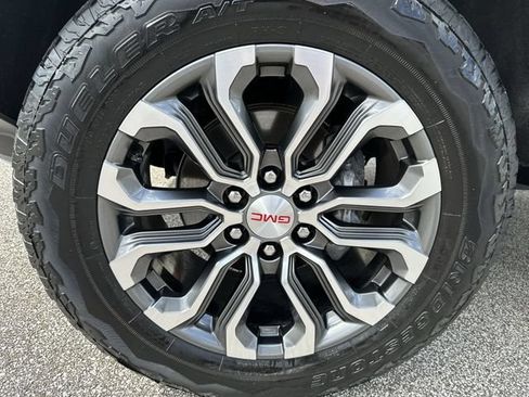 Used 2024 GMC Canyon Denali AWD/4WD image 21