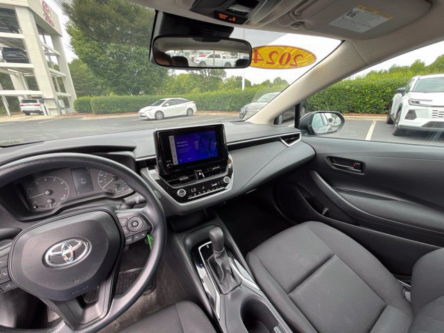 Used 2024 Toyota Corolla LE FWD image 30