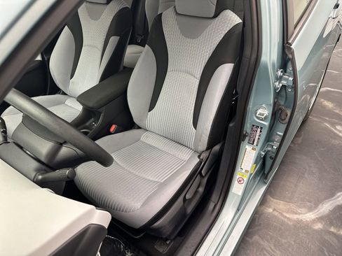 Used 2016 Toyota Prius Two image 15