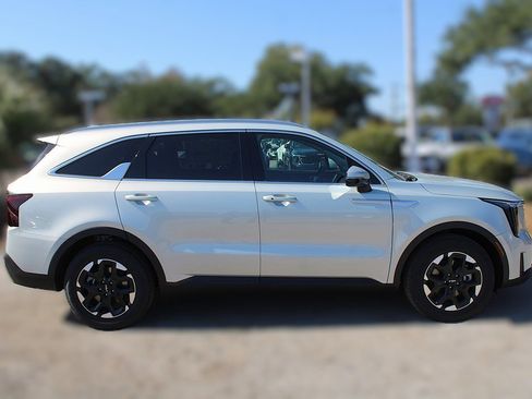 New 2026 Kia Sorento S w/ S Panoramic Sunroof Package image 5