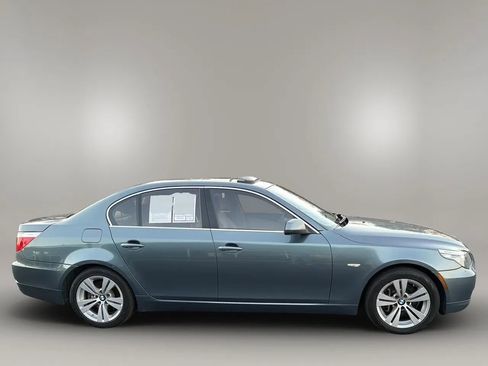 Used 2010 BMW 528i 528i Sedan 4D image 4