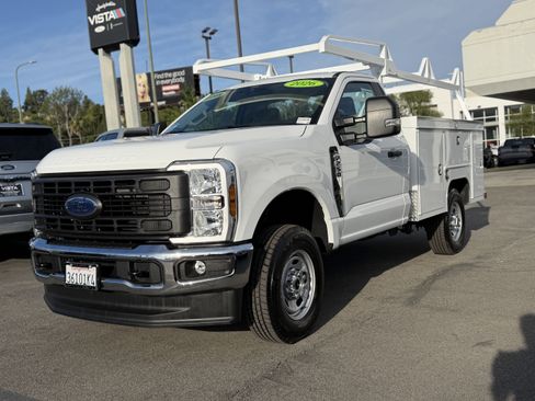 Used 2026 Ford F250 XL w/ XL Chrome Package image 3