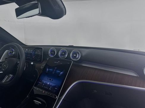 Used 2025 Mercedes-Benz C 300 Sedan image 29