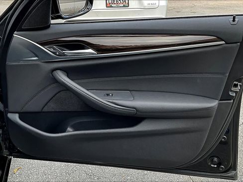 Used 2018 BMW 530i image 21