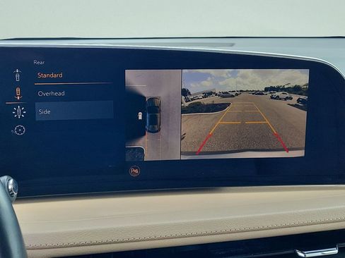 Used 2025 Cadillac XT4 Premium Luxury FWD image 22