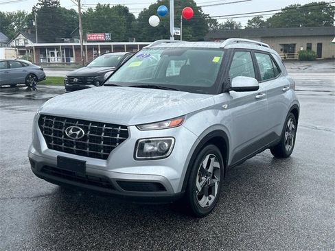 Used 2023 Hyundai Venue SEL image 7