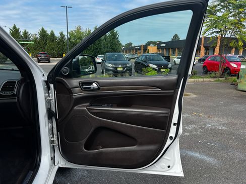 Used 2019 Jeep Grand Cherokee Overland image 21