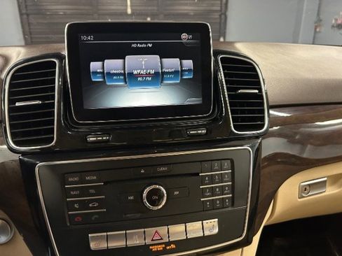 Used 2016 Mercedes-Benz GLE 350 w/ Premium Package image 17