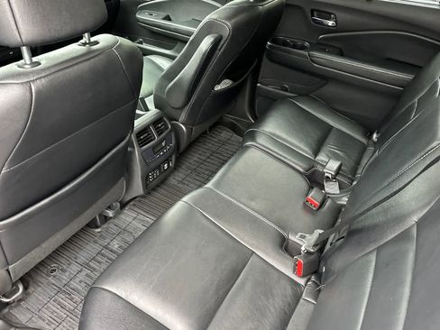 Used 2016 Honda Pilot Touring image 4