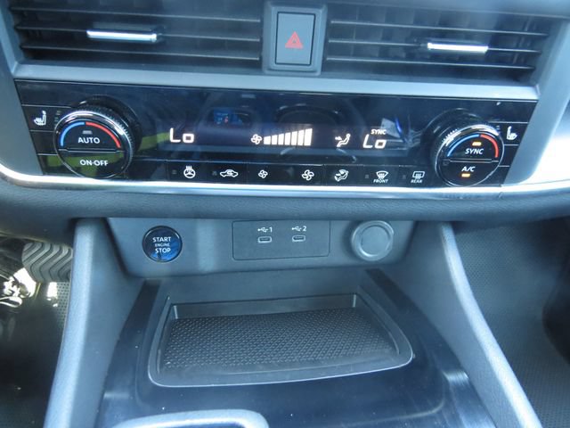 Used 2024 Nissan Rogue SV w/ SV Premium Package FWD image 23