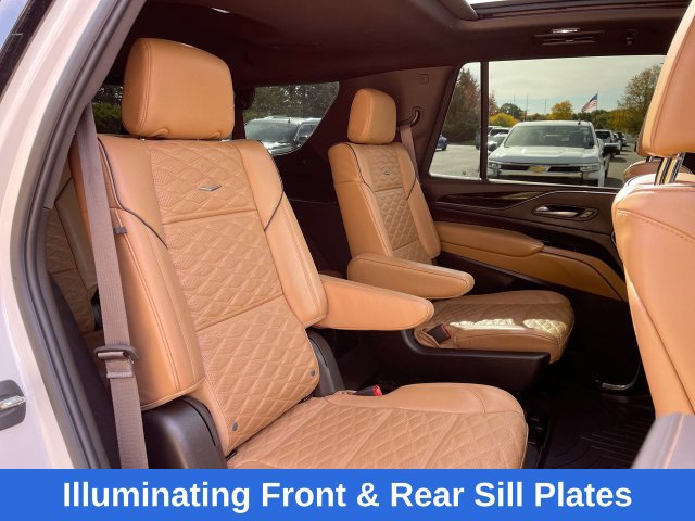 Used 2023 Cadillac Escalade Premium Luxury w/ Performance Package AWD/4WD image 29