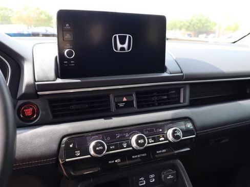 Used 2025 Honda Pilot Touring image 18