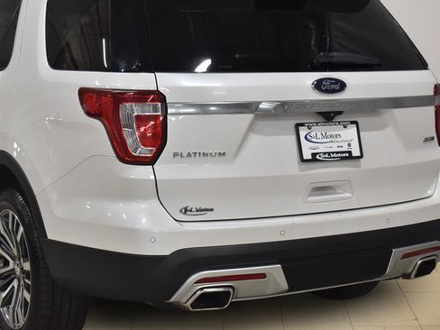 Used 2017 Ford Explorer Platinum AWD/4WD image 34