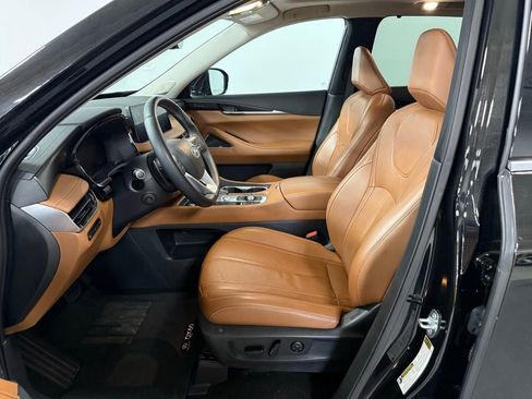 Used 2023 INFINITI QX60 Sensory w/ Vision Package AWD/4WD image 9
