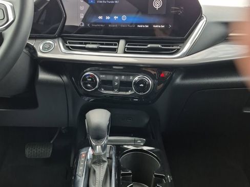 Used 2025 Chevrolet Trax ACTIV w/ Driver Confidence Package image 38