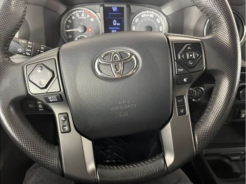 Used 2021 Toyota Tacoma TRD Off-Road AWD/4WD image 20