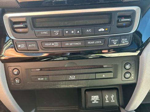 Used 2016 Honda Pilot Elite image 16