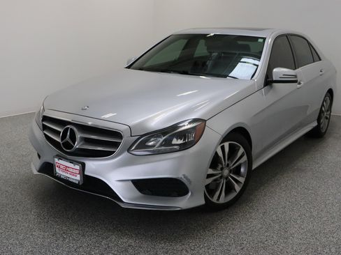 Used 2016 Mercedes-Benz E 350 Sedan w/ Premium Package image 2