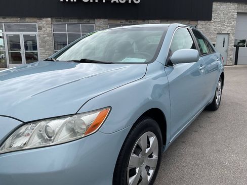 Used 2008 Toyota Camry LE FWD image 2