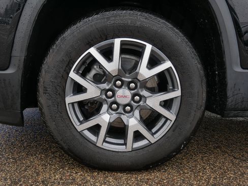 Certified 2023 GMC Acadia SLT w/ Preferred Package image 7