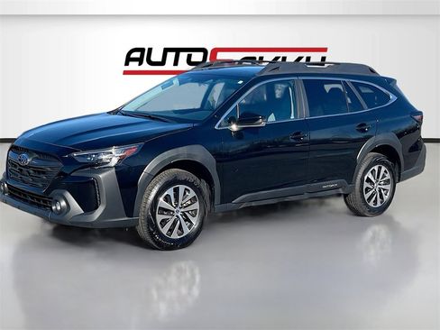 Used 2024 Subaru Outback Premium image 3