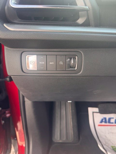 Certified 2026 Chevrolet Traverse LT AWD/4WD image 12