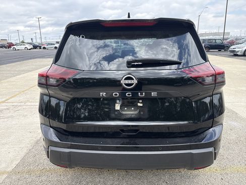 Used 2025 Nissan Rogue SV FWD image 4
