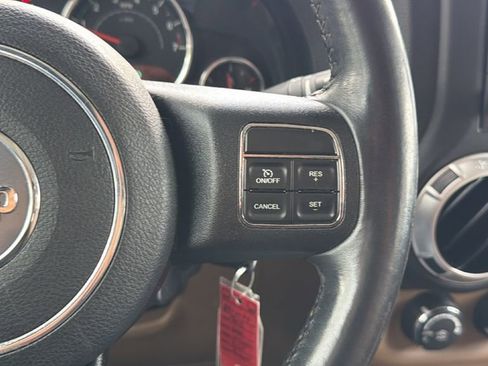 Used 2013 Jeep Wrangler Unlimited Sahara w/ Connectivity Group AWD/4WD image 27