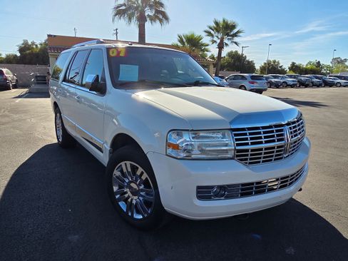 Used 2007 Lincoln Navigator 2WD image 7
