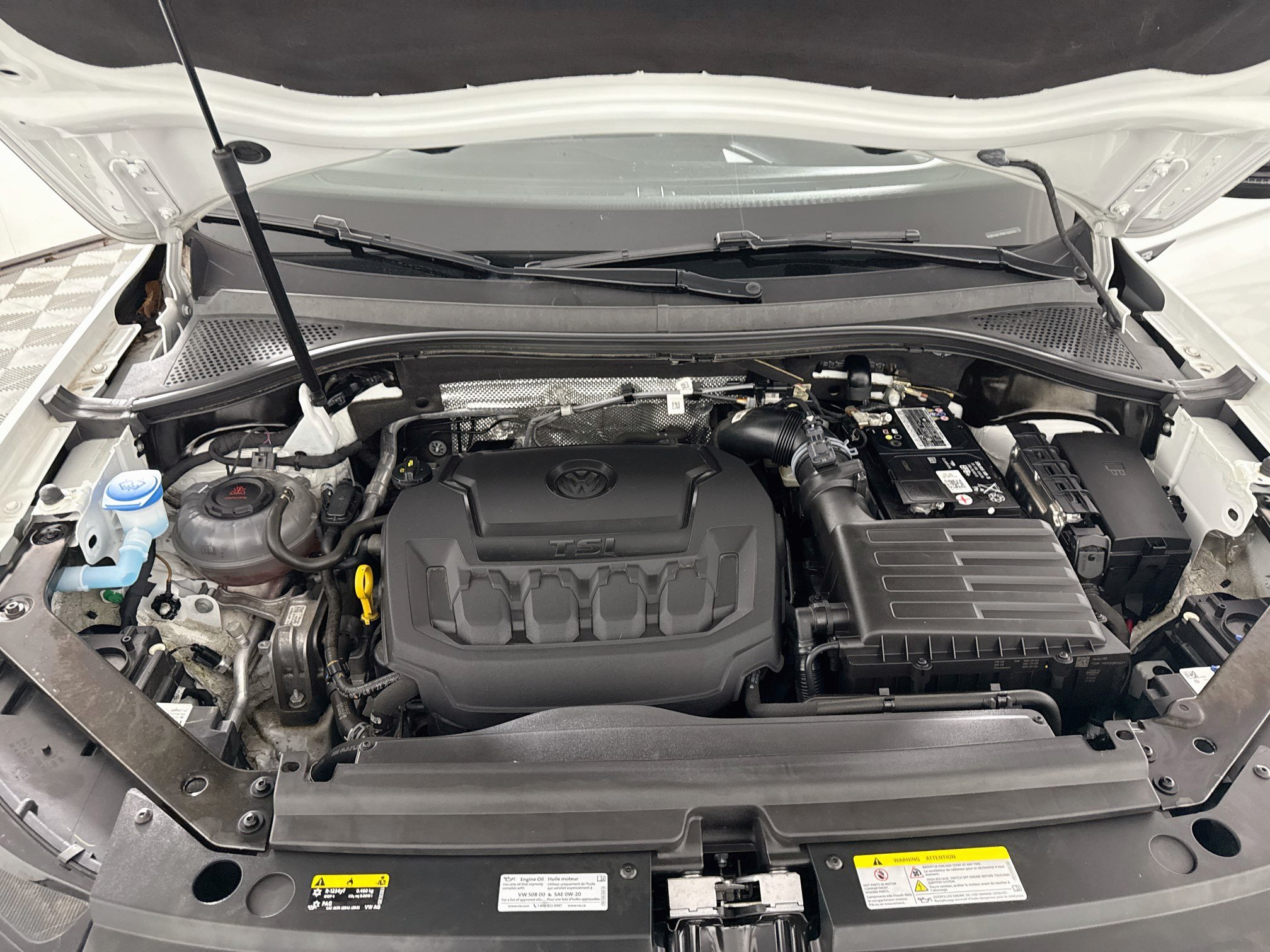 Used 2023 Volkswagen Tiguan SE R-Line FWD image 29