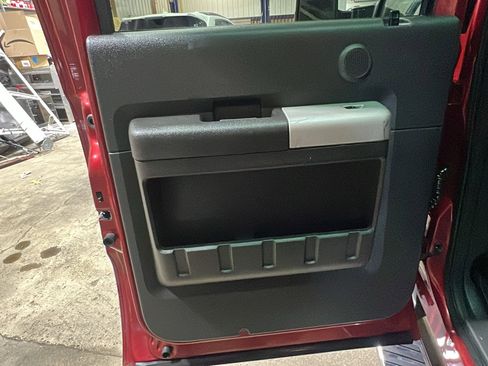 Used 2015 Ford F250 Lariat w/ Chrome Package image 15